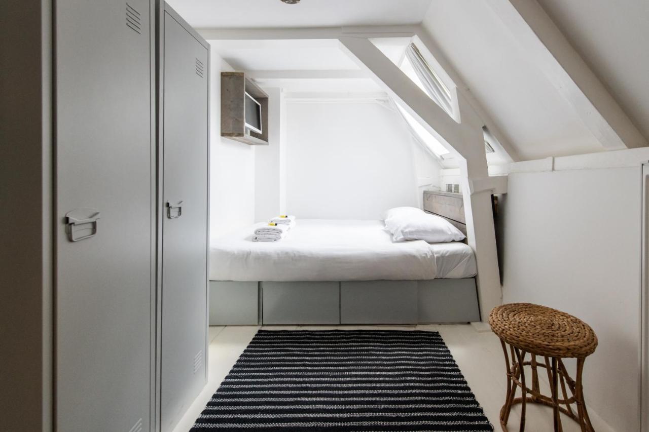 Two Bedroom Apartment In Historic Canalhouse From 1618 - City Centre Amsterdam Bagian luar foto