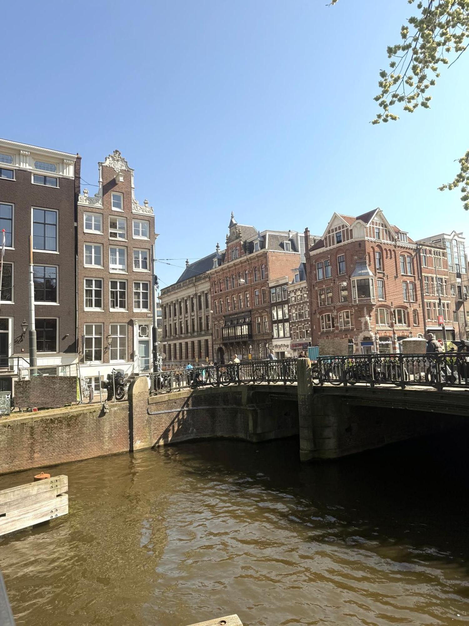 Two Bedroom Apartment In Historic Canalhouse From 1618 - City Centre Amsterdam Bagian luar foto