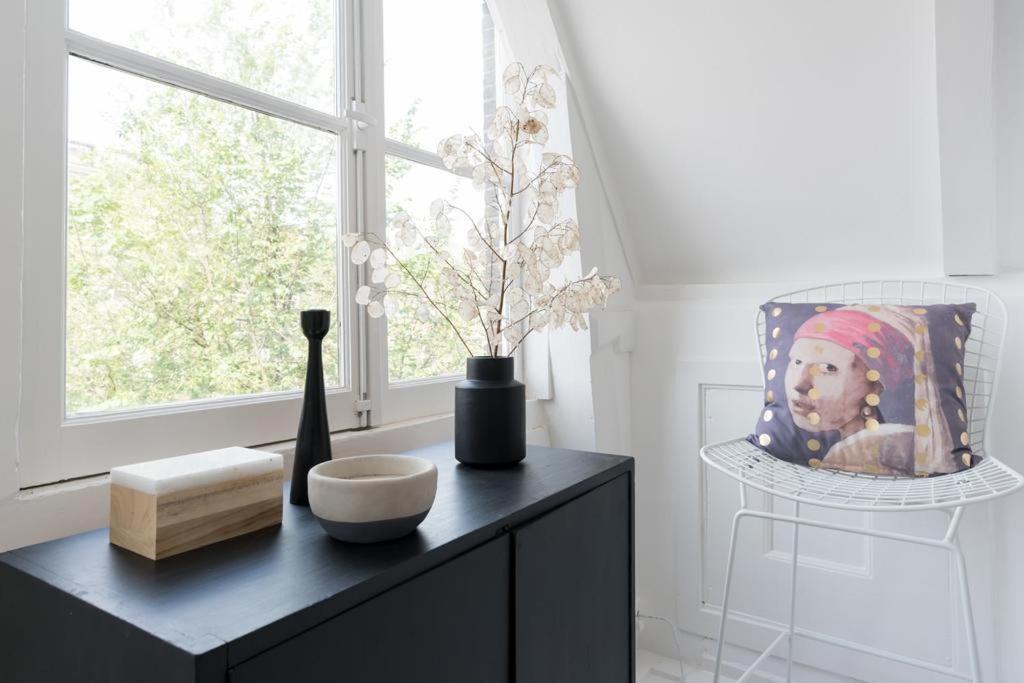 Two Bedroom Apartment In Historic Canalhouse From 1618 - City Centre Amsterdam Bagian luar foto