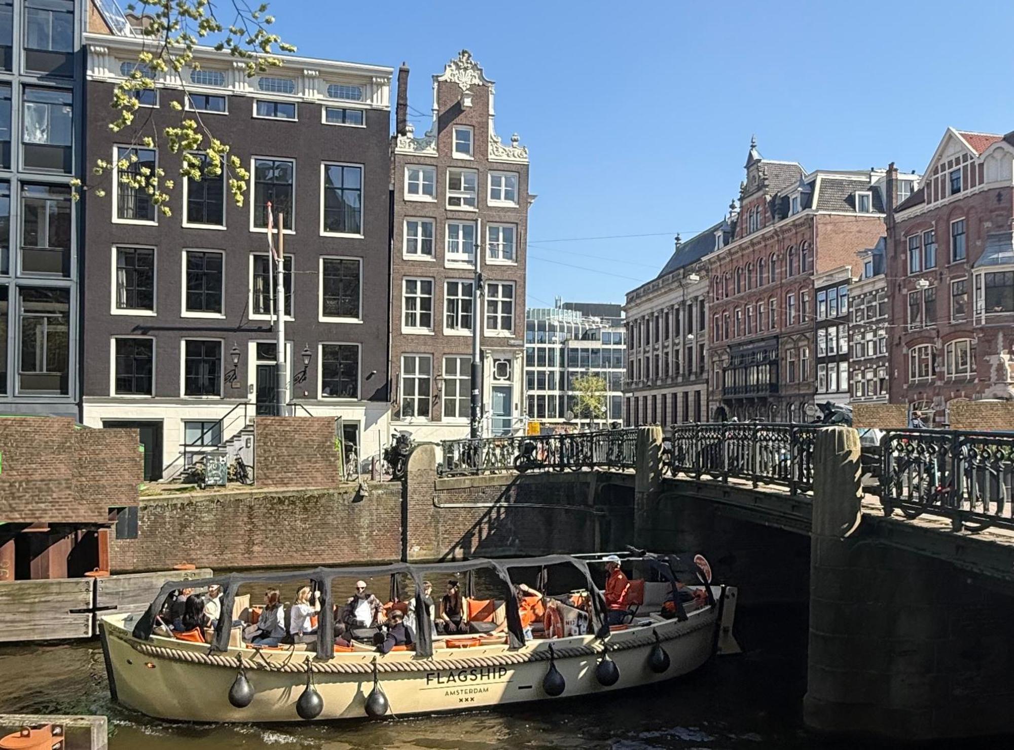 Two Bedroom Apartment In Historic Canalhouse From 1618 - City Centre Amsterdam Bagian luar foto